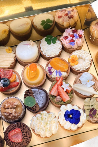 The Dessert Connoisseur 16pcs